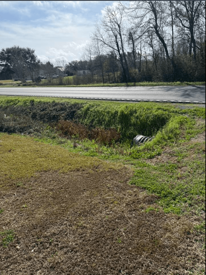 Drainage ditch cleanup after service Louisiana